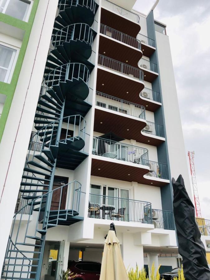 אקרה Premier Executive Apartment - The Ivy, East Legon מראה חיצוני תמונה